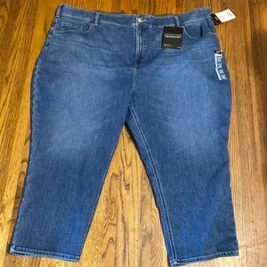 LEE WOMEN'S PLUS SIZE RELAXED CROP TAPERED LEG JEAN NEW WITH TAG